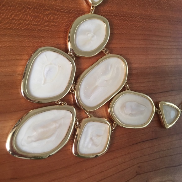 SOLD🌸 Stella&dot Statement Necklace - Picture 5 of 5